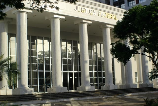 Justiça Federal determina demolição de pavimentos de hotel da Via Costeira caso ultrapasse limite definido pela legislação