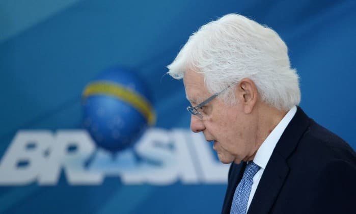 AGU derruba liminar que afastou Moreira Franco