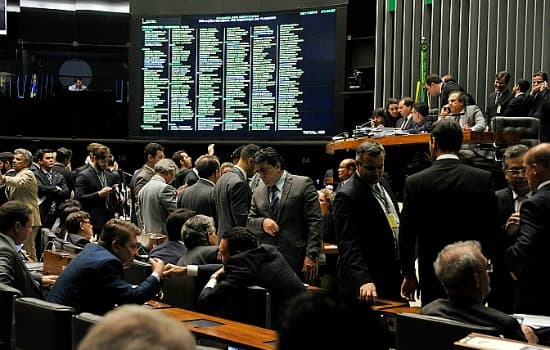 Câmara aprova pacote anticorrupção