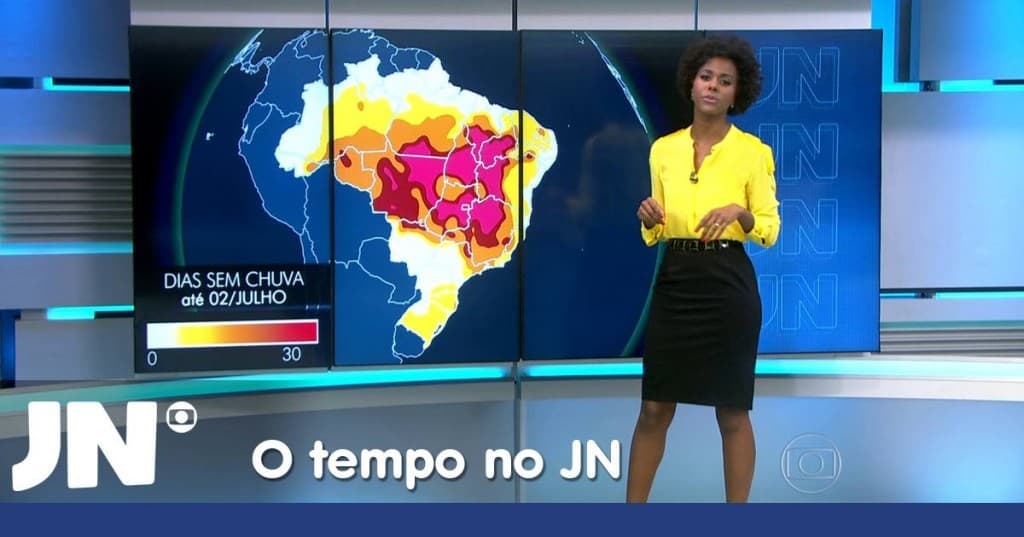 ‘Garota do tempo’ do Jornal Nacional sofre racismo pesado em redes sociais e responde com "beijinho no ombro"