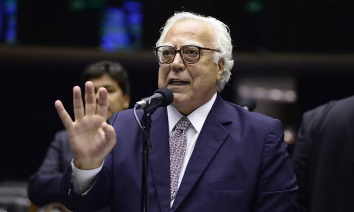 CCJ rejeita inclusão na pauta da proposta de eleições diretas para presidente em 2017
