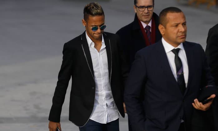 Juiz arquiva denúncia de fraude contra Neymar na Espanha