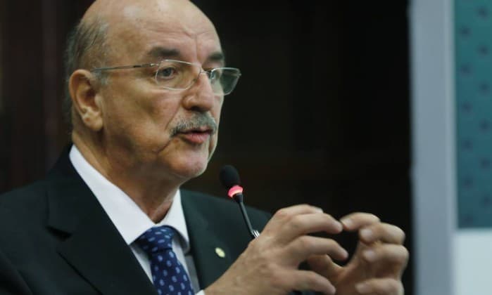 Governo quer dar Bolsa Família a assalariado