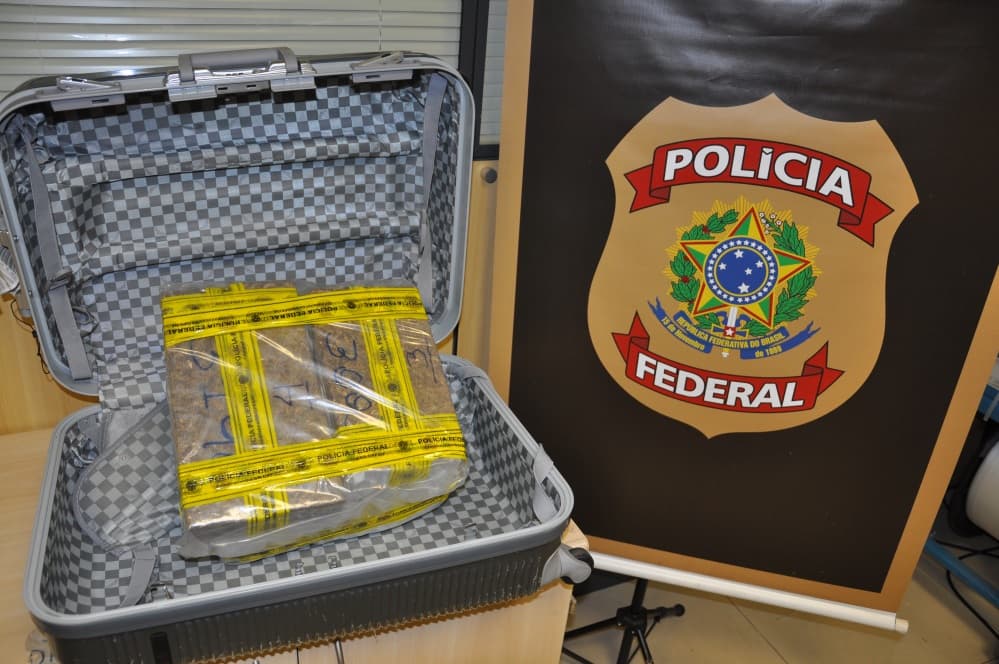 FOTO: PF apreende 10kg de maconha em aeroporto com passageira que viria para Natal