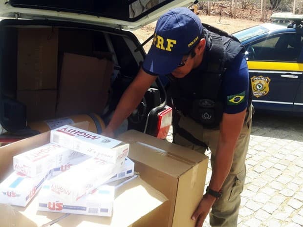 FOTO: PRF apreende no interior do RN seis mil maços de cigarro contrabandeados