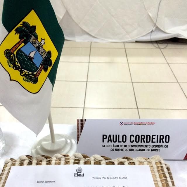 Secretário "substituído" continua prestigiado e participa de encontro de governadores