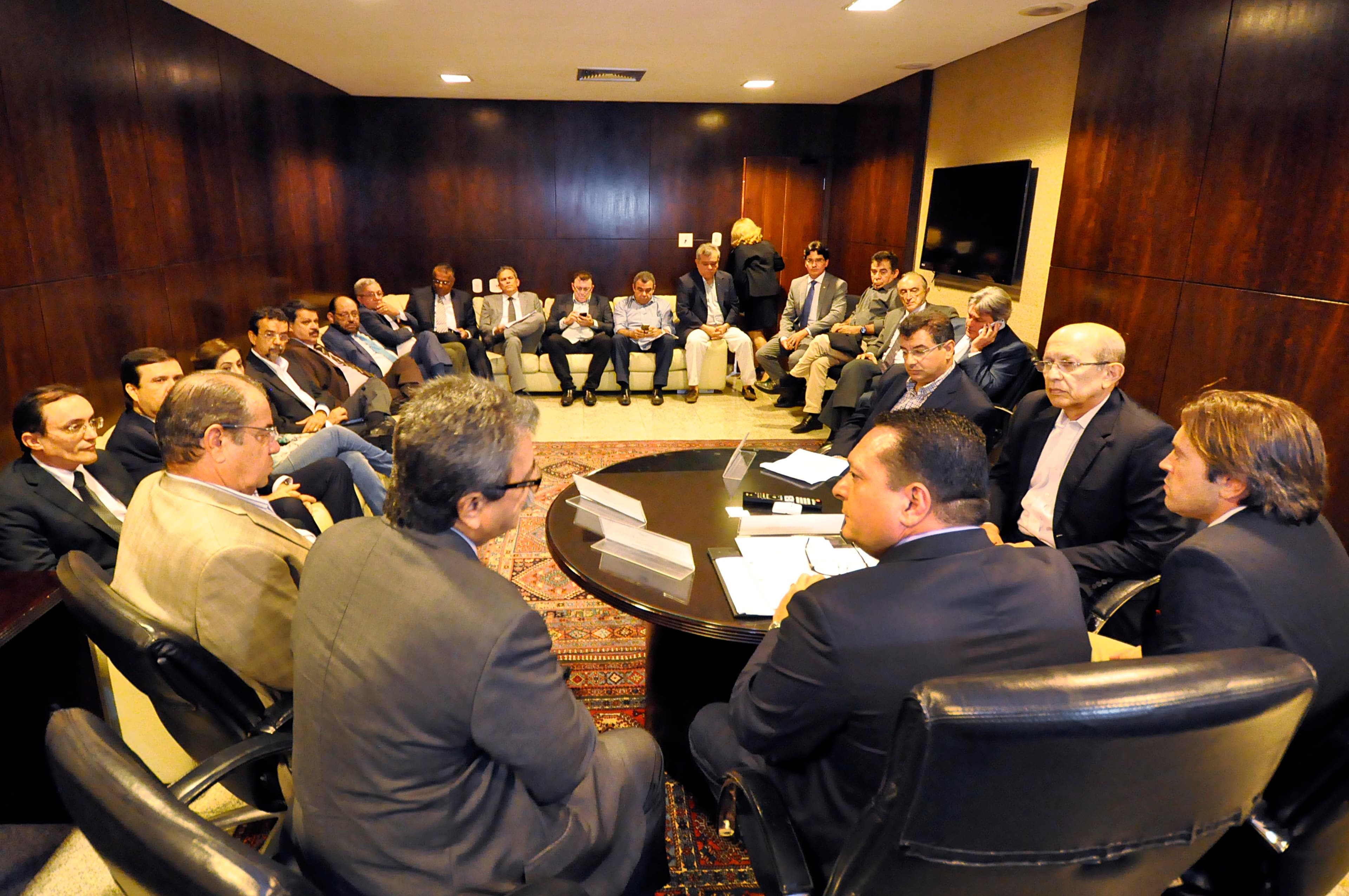 Deputados debatem com Governo e empresários sobre novo Refis
