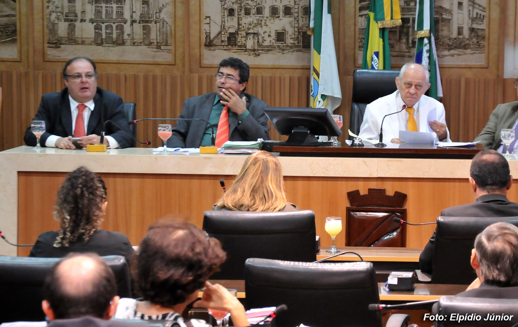 Vereadores de Natal rejeitam mais três vetos do Executivo