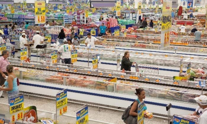 Atenção às promoções de alimentos com prazo de validade vencendo