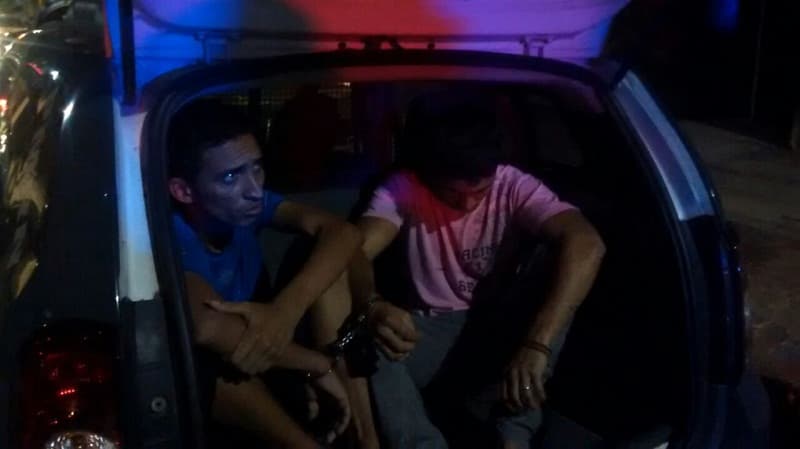 FOTO: Dupla é detida suspeita de roubar estudantes universitários na zona Sul de Natal