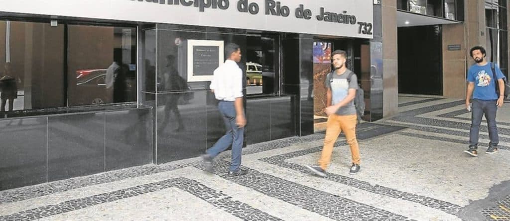 Servidores do Tribunal de Contas do Município do Rio querem cargo vitalício e auxílio-moradia