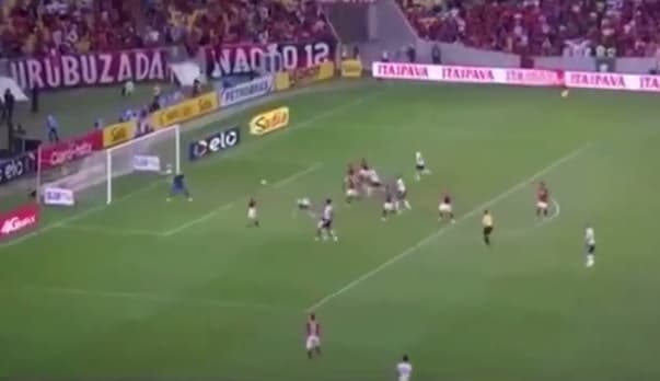 VÍDEO imitando Galvão Bueno narrando, triste, o jogo Vasco x Flamengo roda na internet