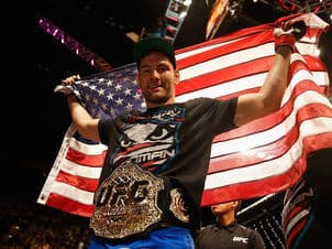 VONTADE DE FAZER O NÚMERO 2: Weidman revela "aperto daqueles" momentos antes de luta com Belfort