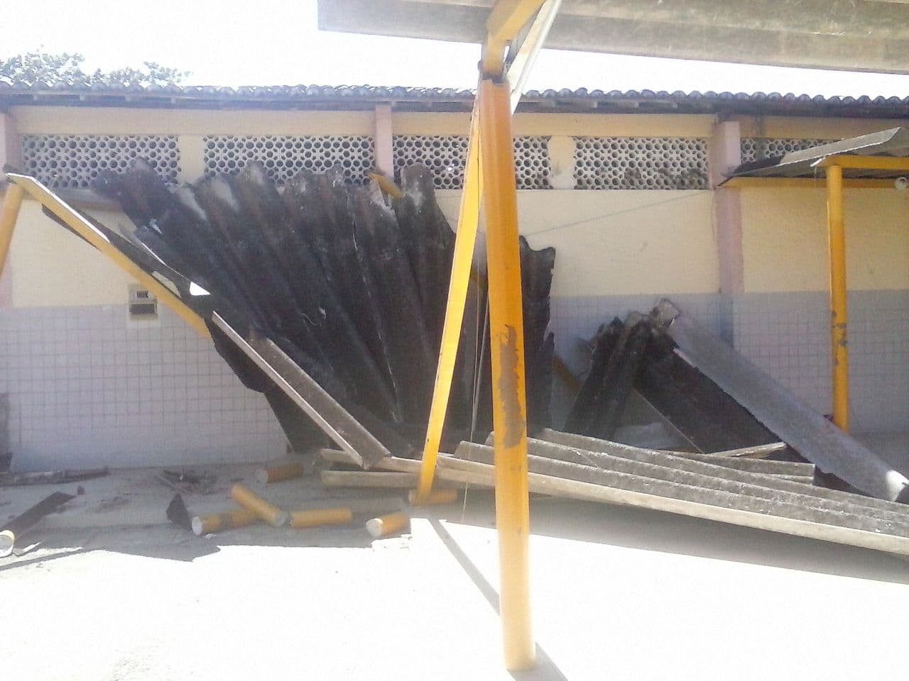 [VÍDEO] Teto da escola Dulce Vanderlei desaba na Redinha