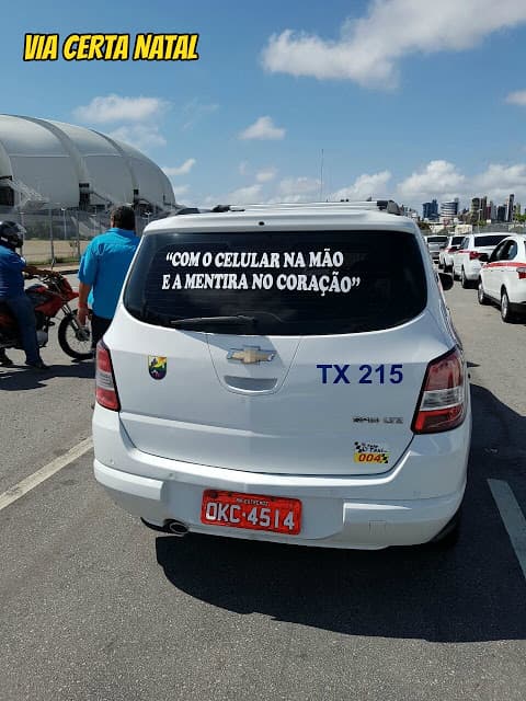 FOTOS: Protesto de taxistas contra o Uber pelas ruas da capital e Prefeitura de Natal