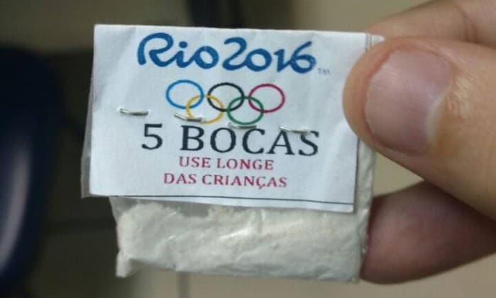 FOTO: Traficantes da Lapa vendiam cocaína com logotipo da Olimpíada