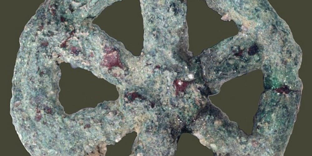 Amuleto de 6.000 anos de idade foi criado com tecnologia que é usada pela NASA até hoje