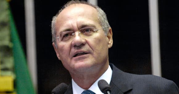 Renan usa pautas econômicas para tentar se afastar de investigações