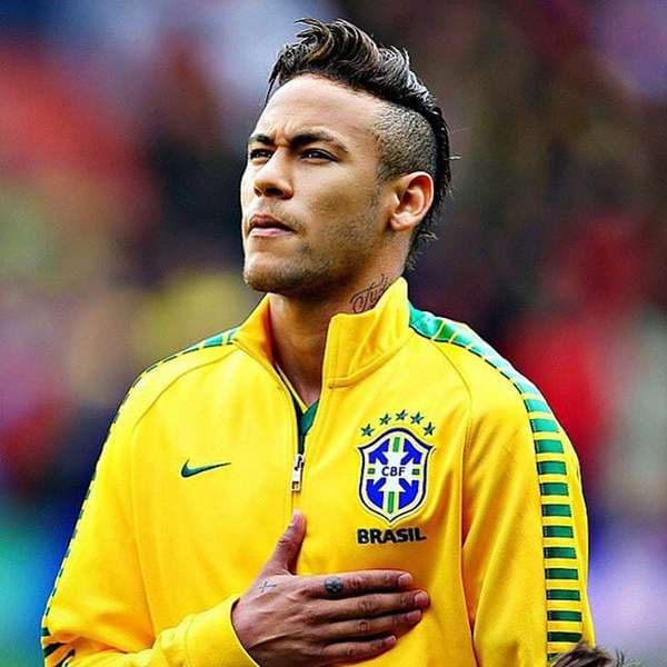 Neymar aguarda notificação em processo e nega temer prisão