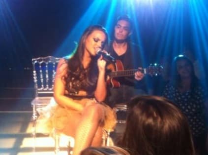 Cantora revelação, Nanda Lynn, em festa de lançamento de sua carreira solo