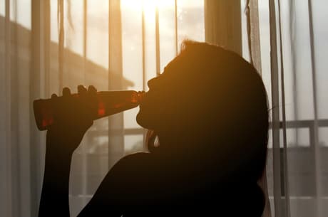 Álcool: mulheres bebem cada vez mais e alcançarão os homens