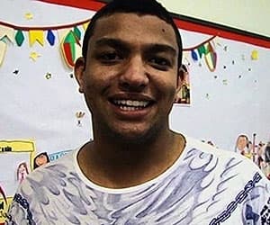 Dublador de "Harry Potter" morre baleado aos 27 anos no Rio