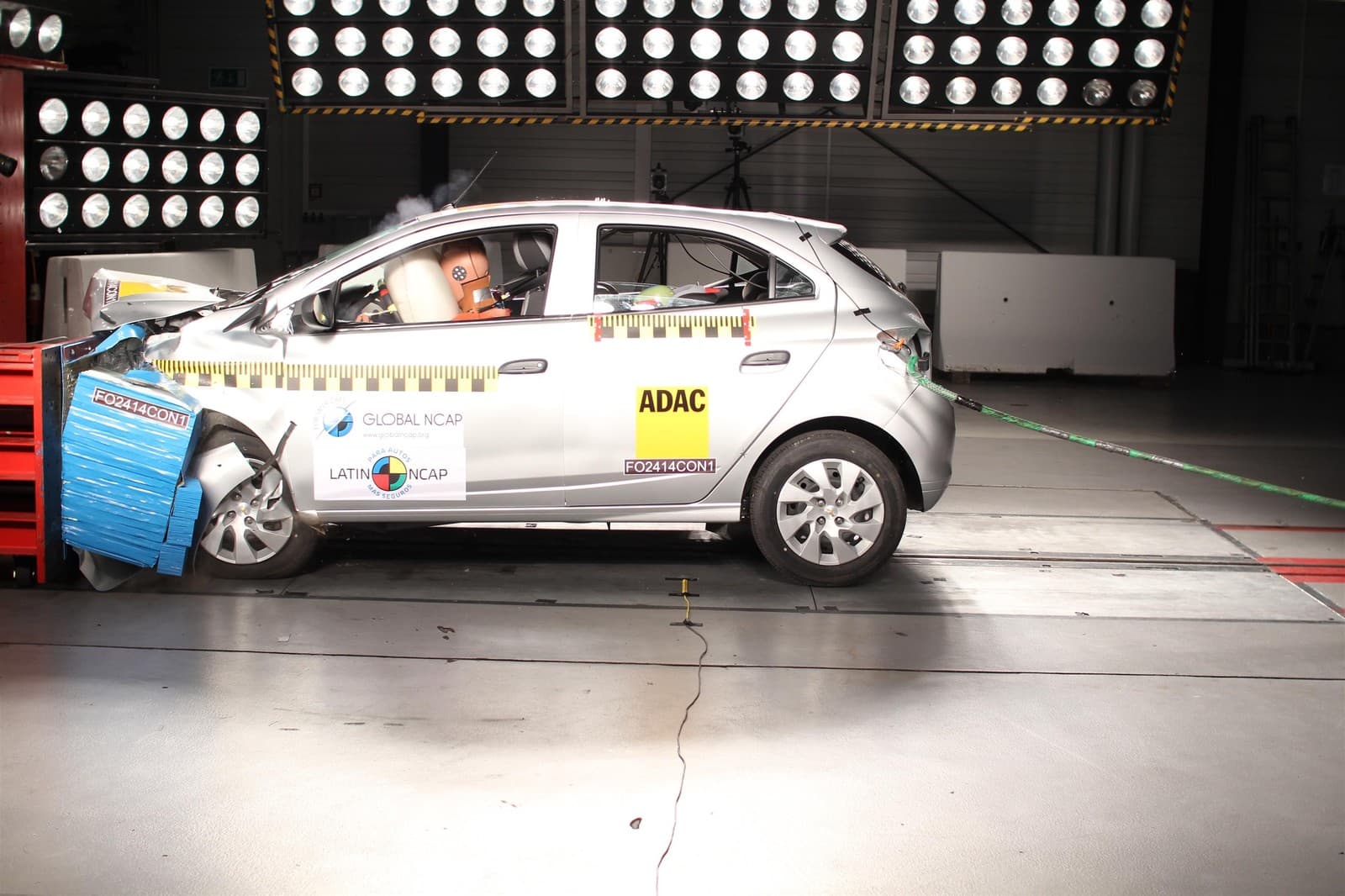 Carro mais vendido do Brasil, Chevrolet Onix tem zero estrela em teste de segurança em batidas