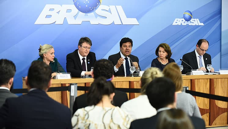 "TERRORISMO" CHATO E CANSATIVO: MEC esclarece que não haverá corte de nenhuma disciplina, sobre o novo ensino médio
