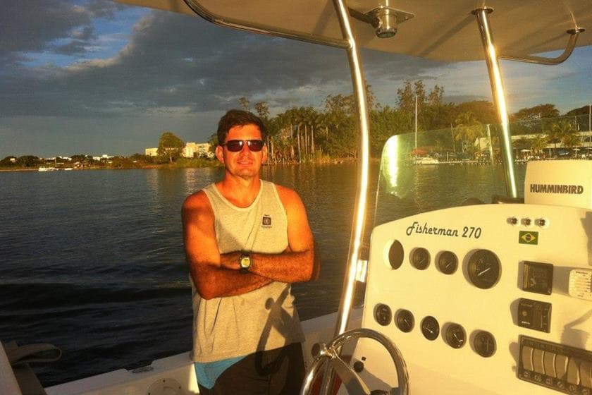 Corpo de coronel da FAB desaparecido é encontrado a 2 milhas da costa, no litoral norte