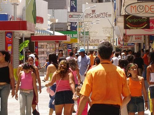 Veja o que abre e fecha no comércio de Natal no feriado de 1º de maio nesta sexta