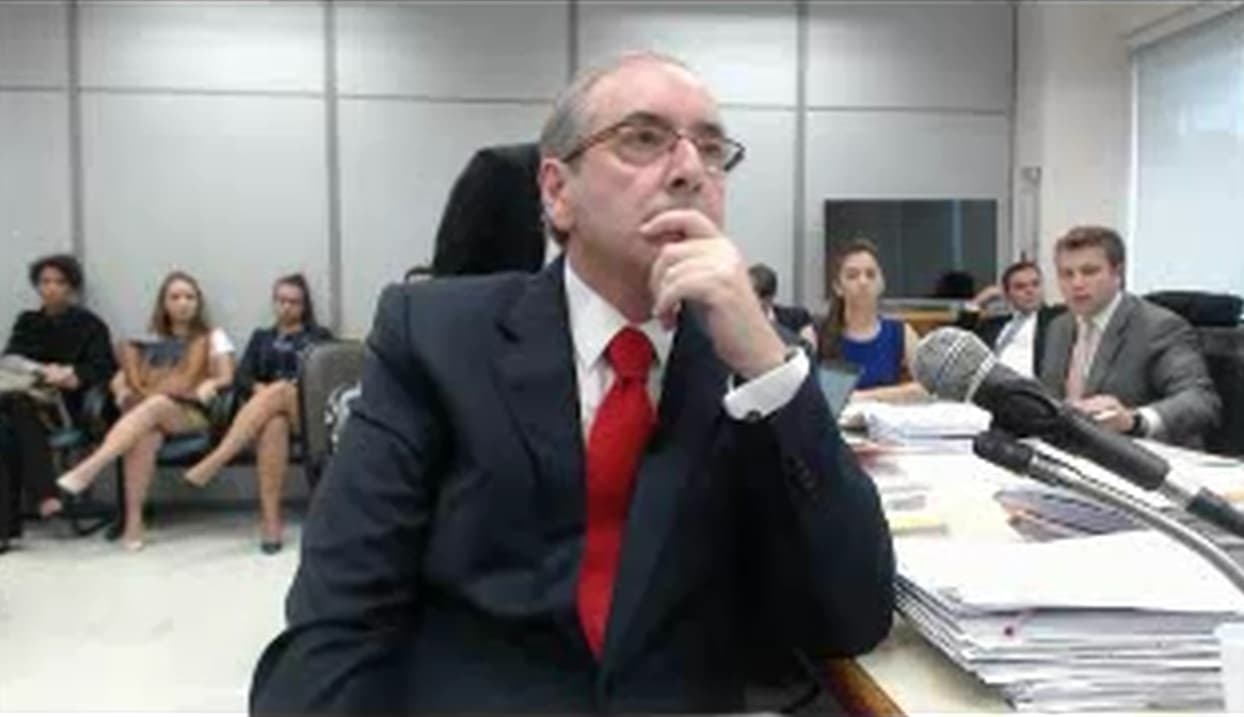 Cunha diz que Temer mentiu sobre reunião para discutir cargos do PMDB na Petrobrás