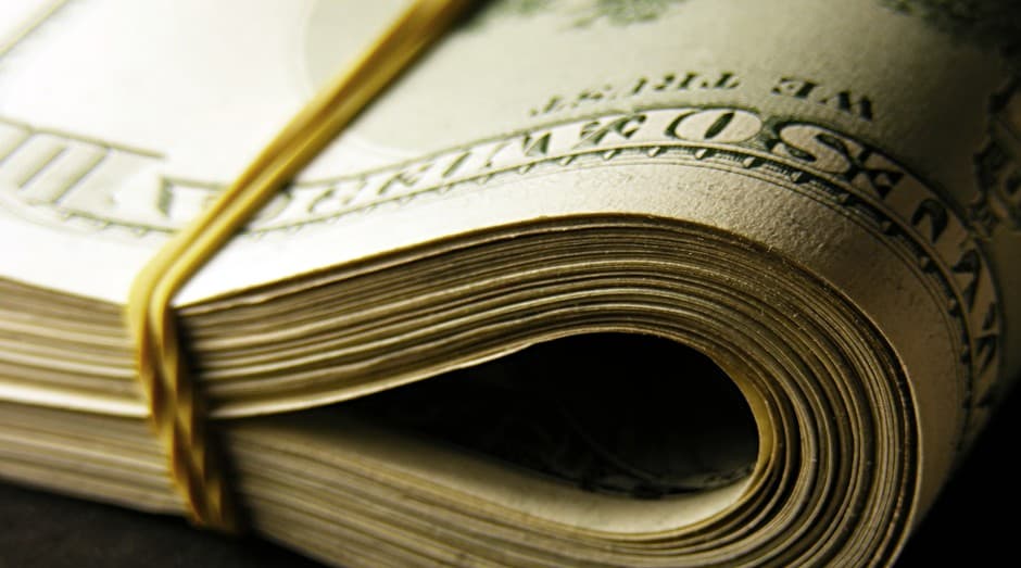 Banco falha, dá saldo infinito e cliente gasta mais de US$ 1 milhão em compras em um período de dois anos