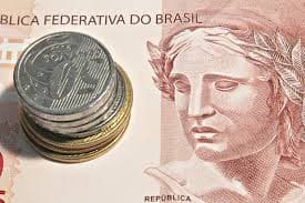 Previsão de inflação volta a ficar dentro da meta após 15 meses