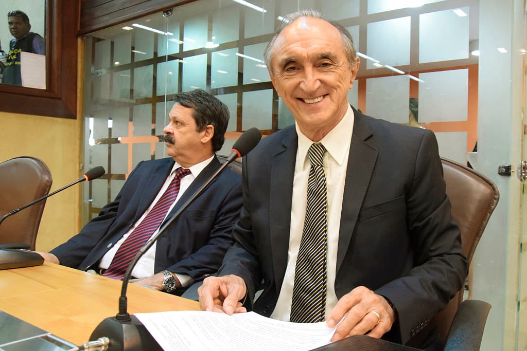 Deputado Getúlio Rêgo fala sobre situação dos servidores do seu gabinete