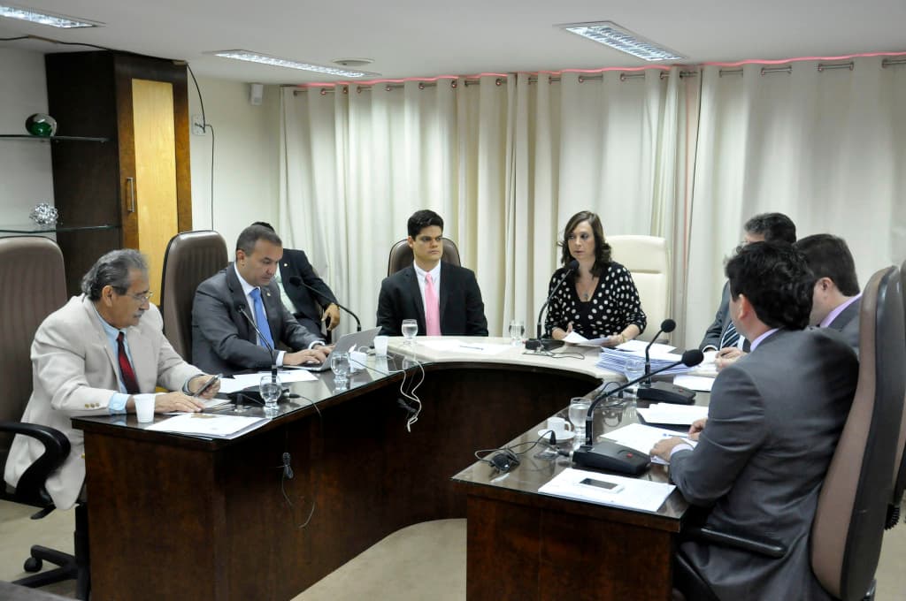 CCJ da ALRN aprova projeto que reserva vagas para mulheres na construção civil