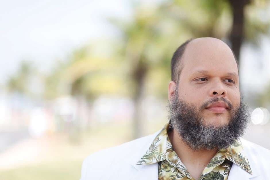 Alvo de críticas, Ed Motta pede desculpas por texto raivoso no Facebook: "ninguém erra?"