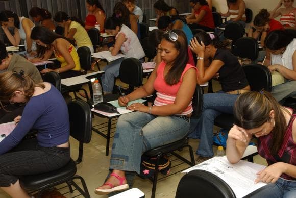 MEC prorroga prazo de documentos do Fies devido à greve dos bancários