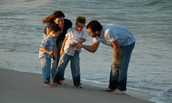 Ter filhos pode aumentar expectativa de vida em até dois anos, diz estudo