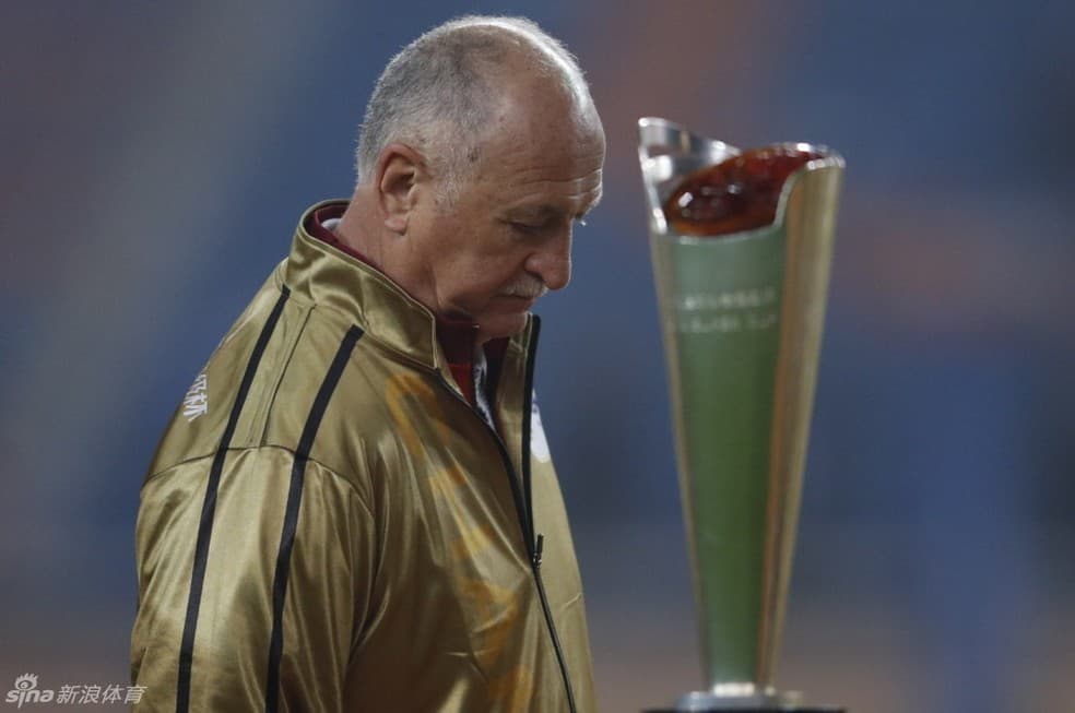 Felipão planeja disputar mais uma Copa, mas agora por uma seleção da Ásia