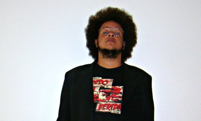 VÍDEO: ‘Erguer muros não vai nos impedir de entrar’, diz formando trans e negro da UnB