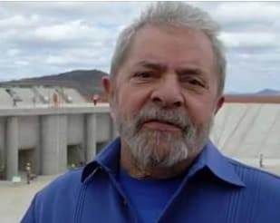 ‘Se alguém sacaneou ou roubou a Petrobras, que pague pelo roubo', diz Lula