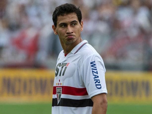CBF anuncia que Ganso, do São Paulo, será convocado para o lugar de Kaká