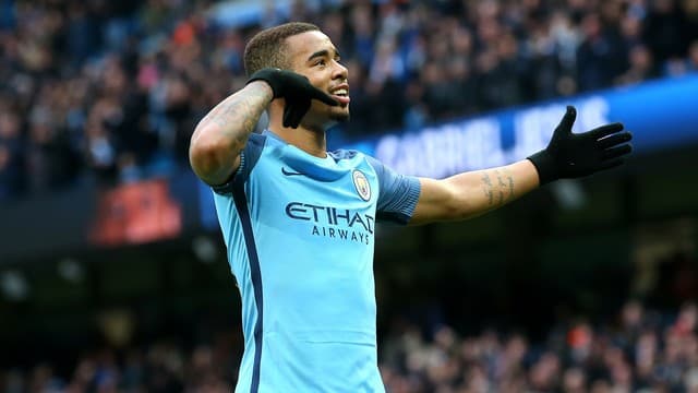 Titular mais uma vez, Gabriel Jesus faz dois e garante vitória do City nos acréscimos
