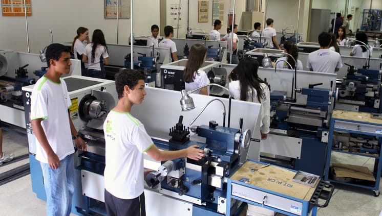 Ministro libera mais de R$ 200 milhões para as universidades e institutos federais