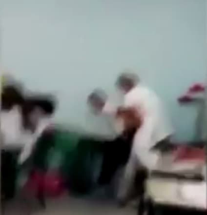 VÍDEO: Professora agride aluno com ‘gravata' em escola de SP