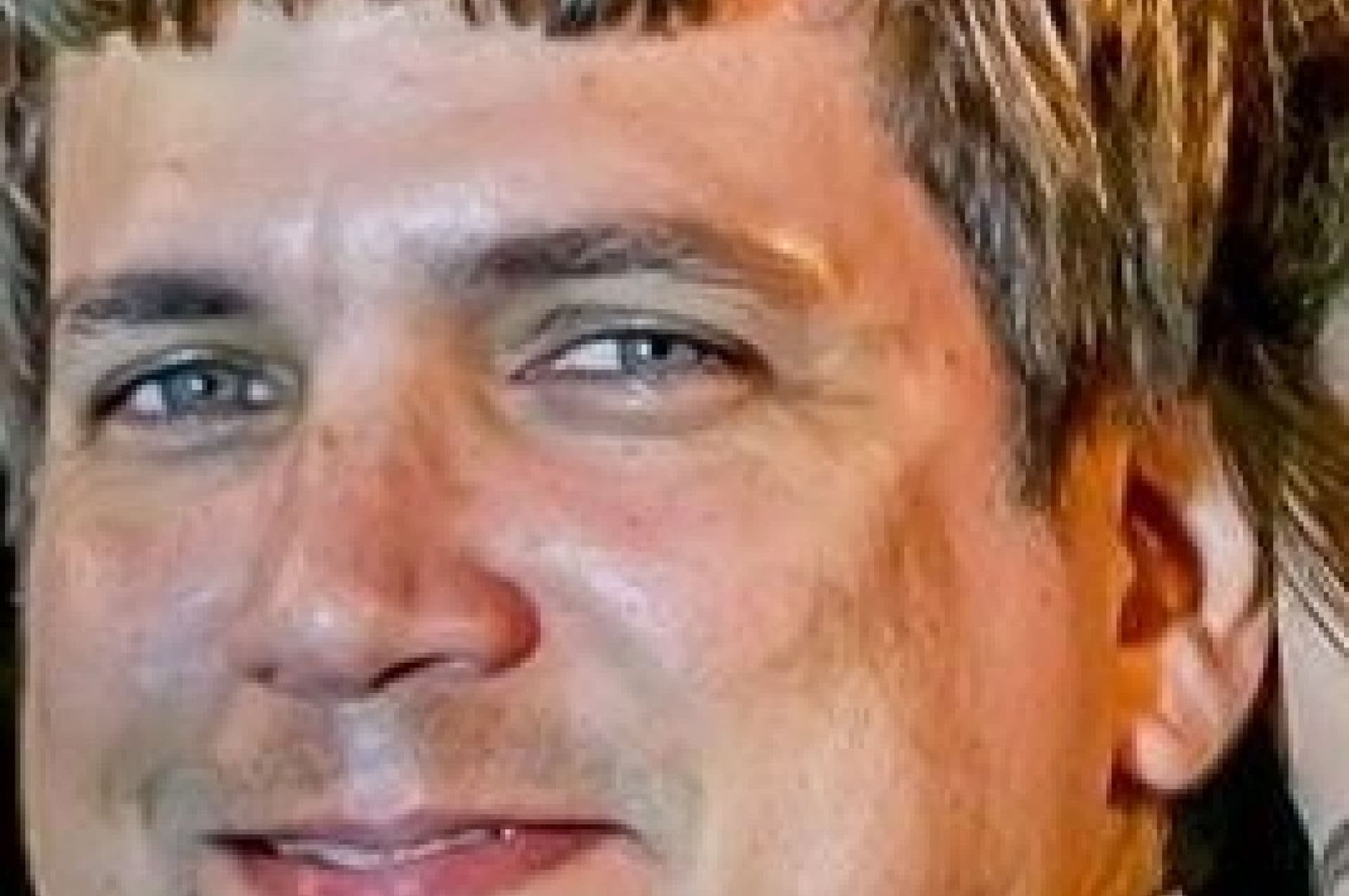 Servidor que atirou em promotores se comunica com a família e deve se entregar neste sábado a polícia