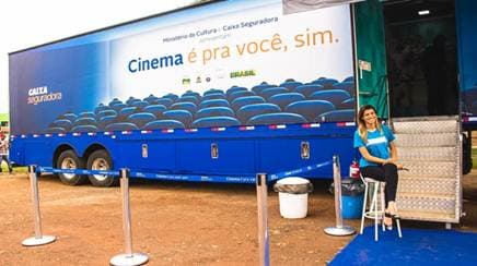 Currais Novos e Pau dos Ferros recebem cinema itinerante da Caixa Seguradora