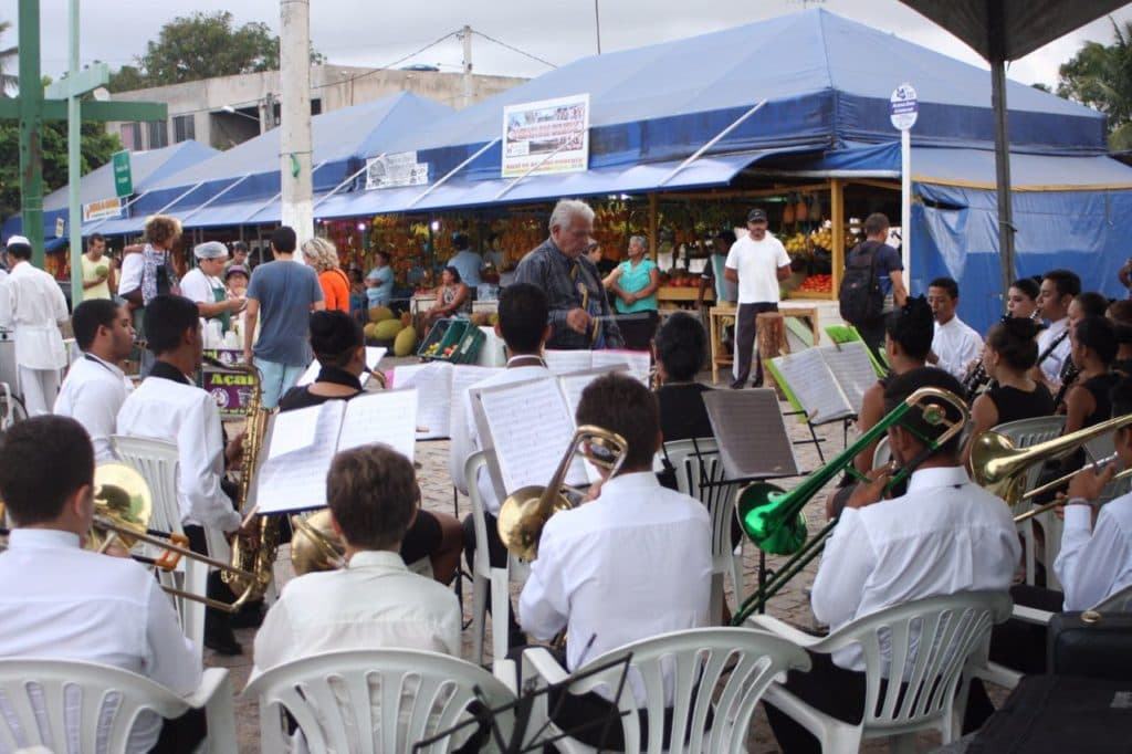 FOTOS: Projeto leva música à Feirinha de Pium