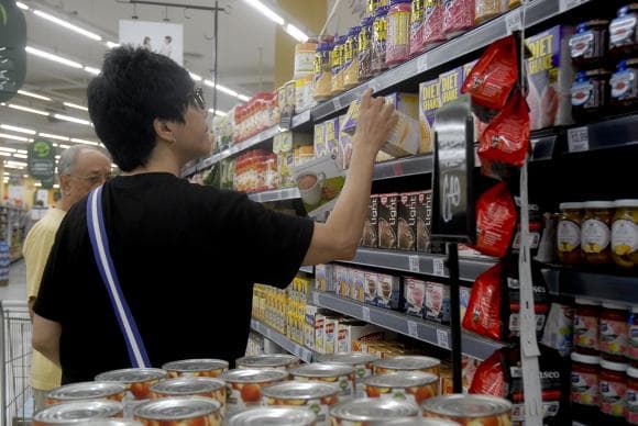 Inflação cai e é de 8,27% em 12 meses, diz IBGE