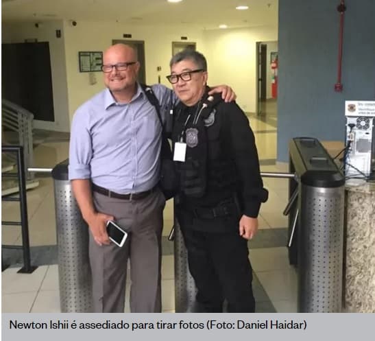 FOTO: Assédio a "Japonês da Federal" obriga polícia a mudá-lo de função